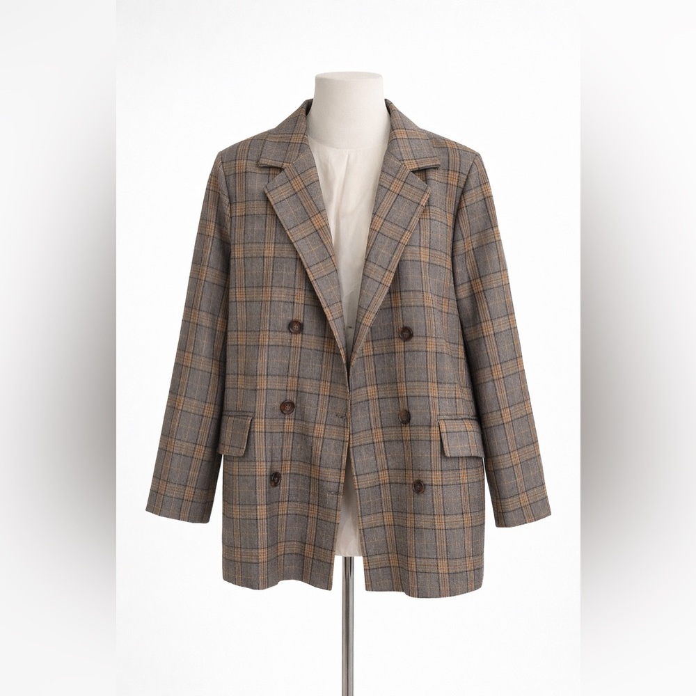 Chic Plaid Double-Breasted Blazer